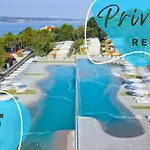 Privilege Exclusive Селце