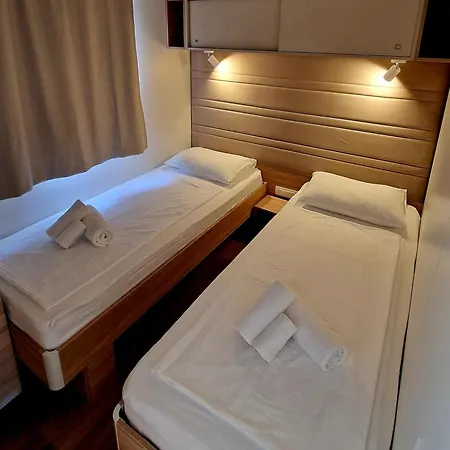 Privilege Exclusive * Selce