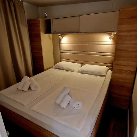 Privilege Exclusive * Selce