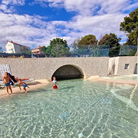 Privilege Exclusive 假日公园 *